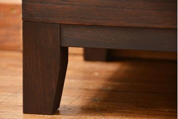 アンティーク家具　アンティーク　銀モールガラスの脚付きローボード(収納棚、TVボード)