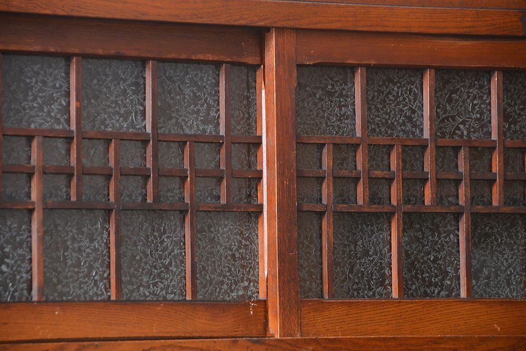 レトロ家具　アンティーク レトロなデザインの作業台付き二段重ね食器棚(カップボード、収納棚)