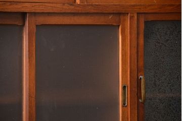 レトロ家具　アンティーク レトロなデザインの作業台付き二段重ね食器棚(カップボード、収納棚)