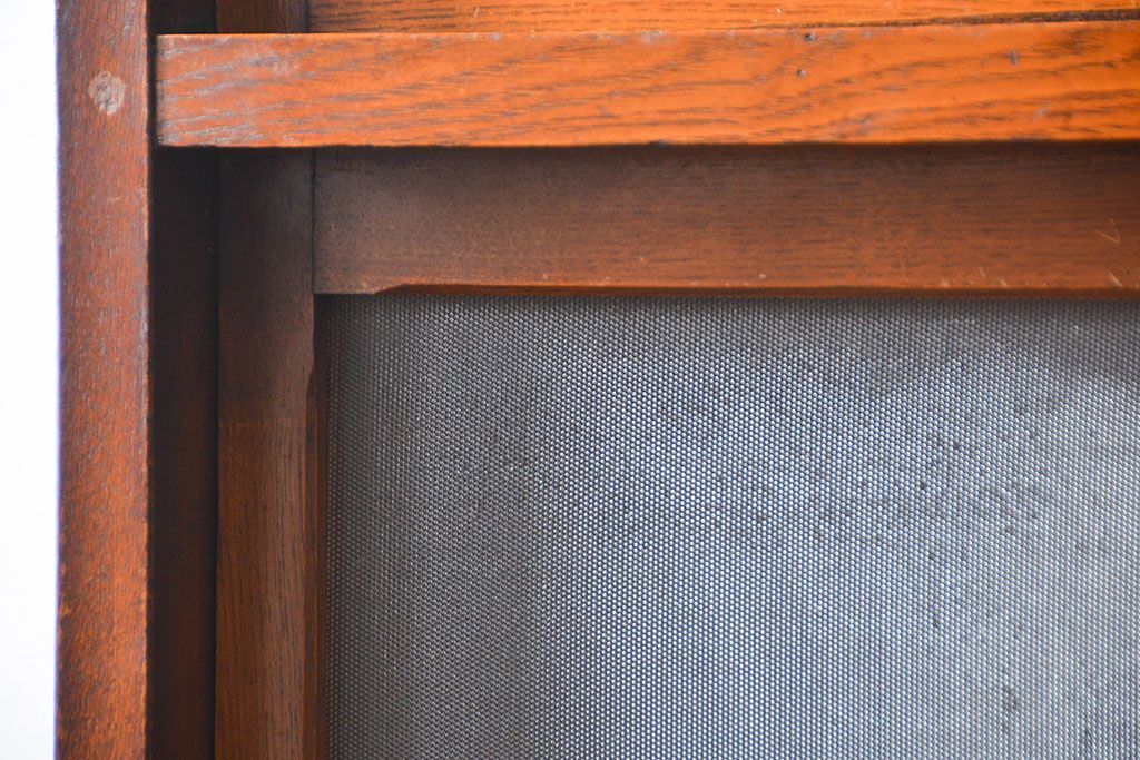 レトロ家具　アンティーク レトロなデザインの作業台付き二段重ね食器棚(カップボード、収納棚)