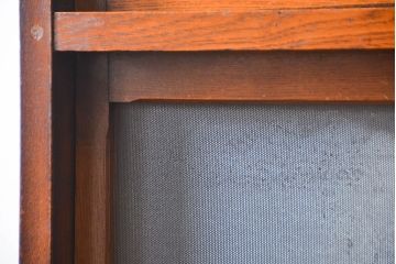 レトロ家具　アンティーク レトロなデザインの作業台付き二段重ね食器棚(カップボード、収納棚)