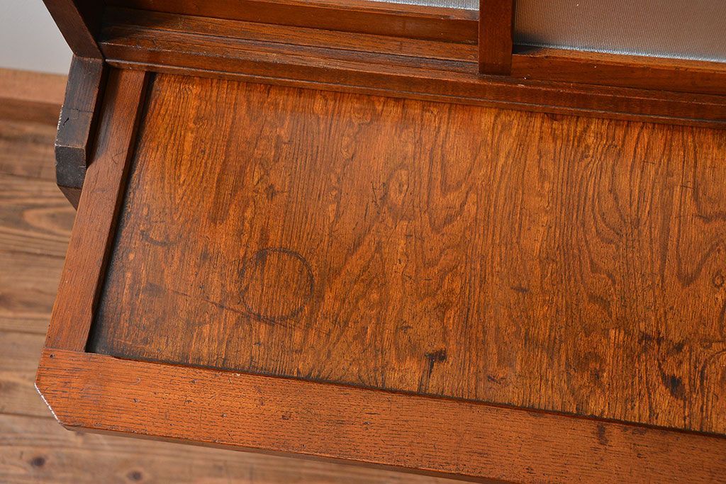 レトロ家具　アンティーク レトロなデザインの作業台付き二段重ね食器棚(カップボード、収納棚)