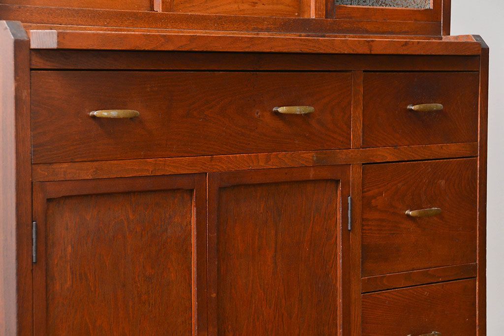 レトロ家具　アンティーク レトロなデザインの作業台付き二段重ね食器棚(カップボード、収納棚)