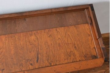 レトロ家具　アンティーク レトロなデザインの作業台付き二段重ね食器棚(カップボード、収納棚)