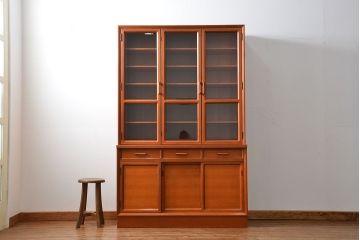 ヴィンテージ家具　1970年代　国産北欧デザインビンテージキャビネット(食器棚、収納棚、カップボード)