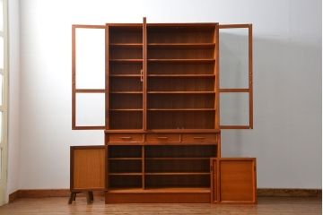 ヴィンテージ家具　1970年代　国産北欧デザインビンテージキャビネット(食器棚、収納棚、カップボード)