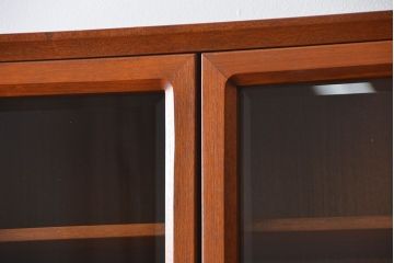 ヴィンテージ家具　1970年代　国産北欧デザインビンテージキャビネット(食器棚、収納棚、カップボード)