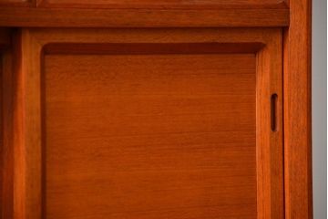 ヴィンテージ家具　1970年代　国産北欧デザインビンテージキャビネット(食器棚、収納棚、カップボード)