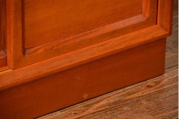 ヴィンテージ家具　1970年代　国産北欧デザインビンテージキャビネット(食器棚、収納棚、カップボード)