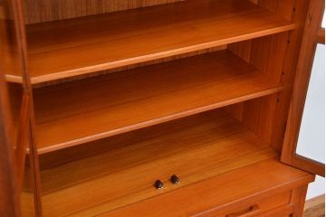 ヴィンテージ家具　1970年代　国産北欧デザインビンテージキャビネット(食器棚、収納棚、カップボード)