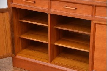 ヴィンテージ家具　1970年代　国産北欧デザインビンテージキャビネット(食器棚、収納棚、カップボード)