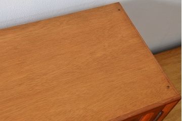 ヴィンテージ家具　1970年代　国産北欧デザインビンテージキャビネット(食器棚、収納棚、カップボード)