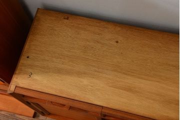 ヴィンテージ家具　1970年代　国産北欧デザインビンテージキャビネット(食器棚、収納棚、カップボード)