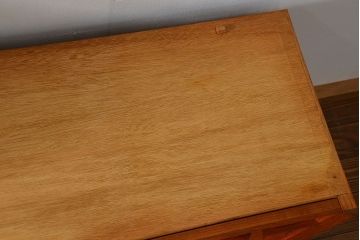 ヴィンテージ家具　1970年代　国産北欧デザインビンテージキャビネット(食器棚、収納棚、カップボード)