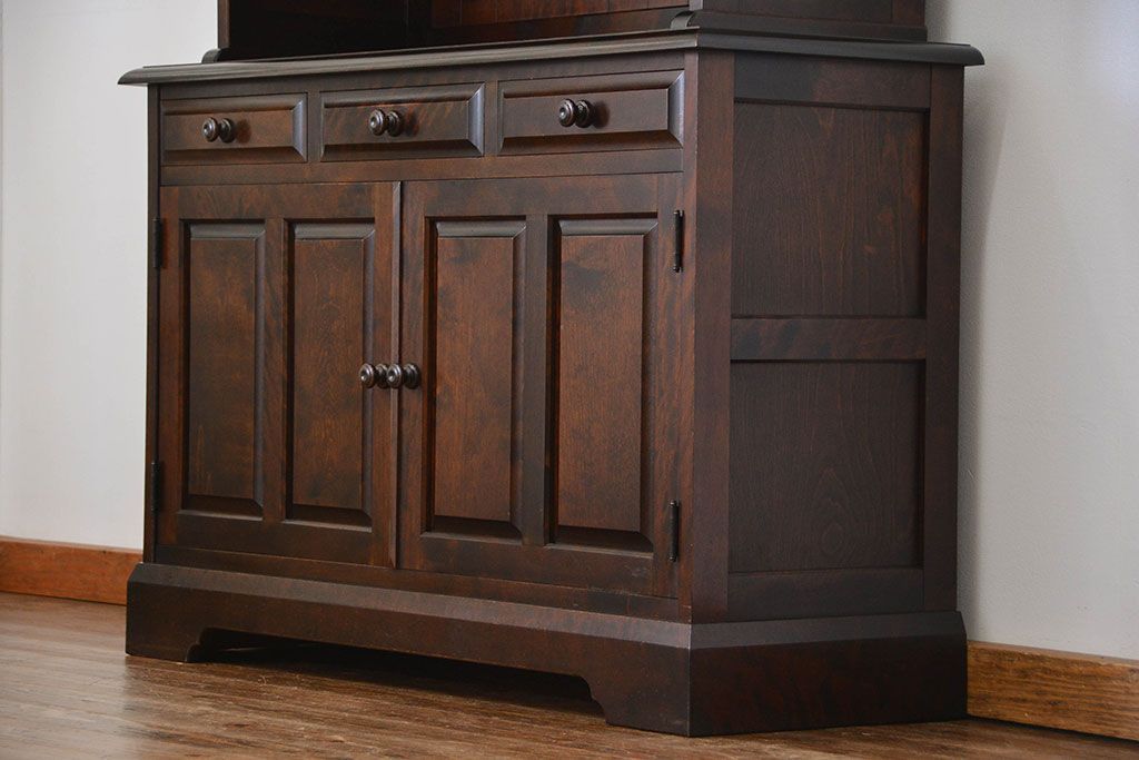 中古　北海道民芸家具　二段重ね食器棚(定価約35万円)(キッチンキャビネット、カップボード)