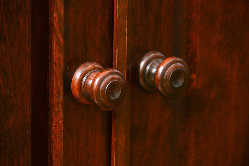 中古　北海道民芸家具　二段重ね食器棚(定価約35万円)(キッチンキャビネット、カップボード)