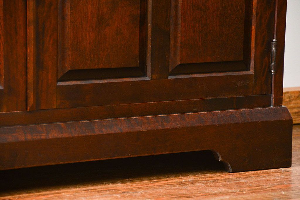 中古　北海道民芸家具　二段重ね食器棚(定価約35万円)(キッチンキャビネット、カップボード)