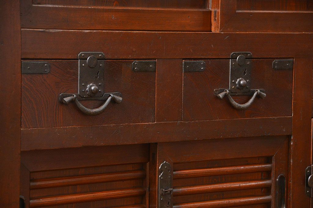 アンティーク家具　古民具・骨董 味わい深い関西帳場箪笥(時代箪笥)