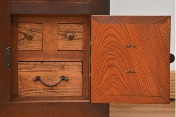 アンティーク家具　古民具・骨董 味わい深い関西帳場箪笥(時代箪笥)