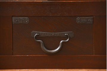 アンティーク家具　古民具・骨董 作りの良い三杯引き出し収納棚(時代箪笥、ローボード、置き床)