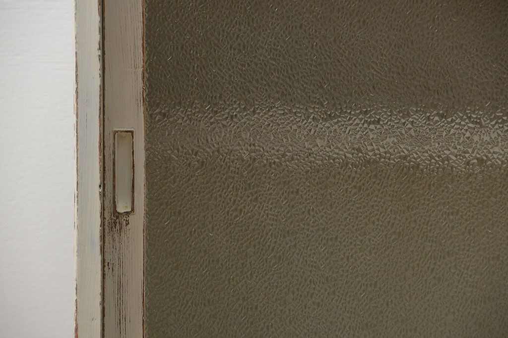 レトロ家具　アンティークペイント仕上げ　レトロな作業台付き食器棚(収納棚、キッチンキャビネット)