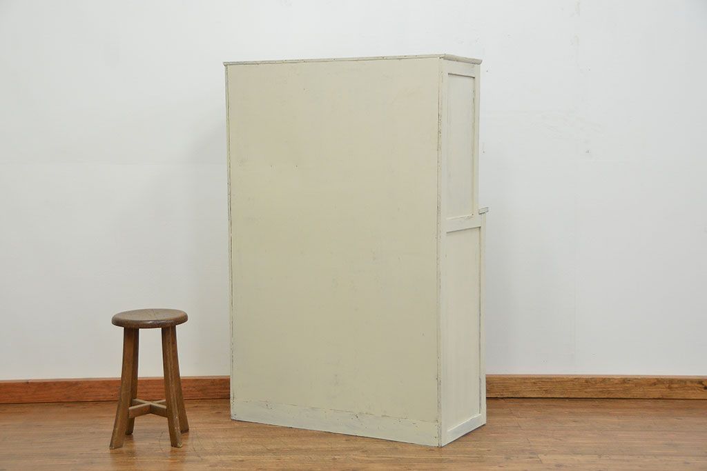 レトロ家具　アンティークペイント仕上げ　レトロな作業台付き食器棚(収納棚、キッチンキャビネット)