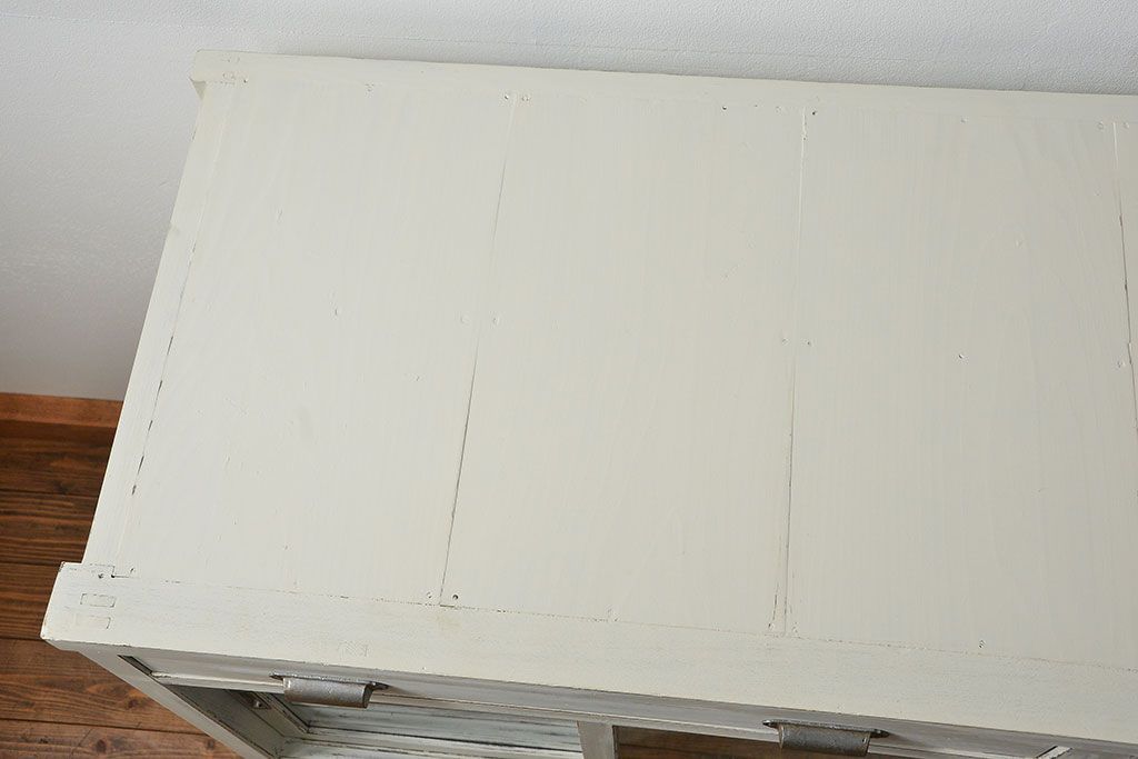 アンティーク家具　アンティークペイント　脚付き収納棚(戸棚、キャビネット、食器棚)