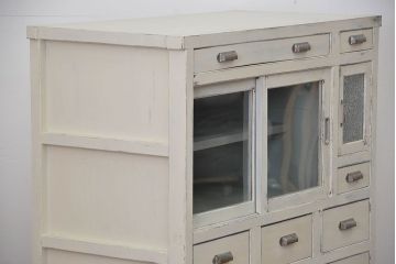 アンティーク家具　アンティークペイント　脚付き収納棚(戸棚、キャビネット、食器棚)