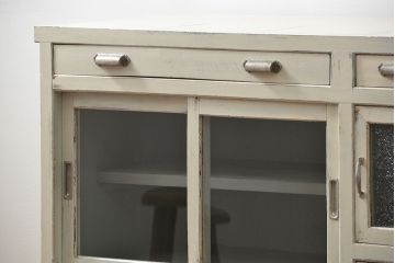 アンティーク家具　アンティークペイント　脚付き収納棚(戸棚、キャビネット、食器棚)