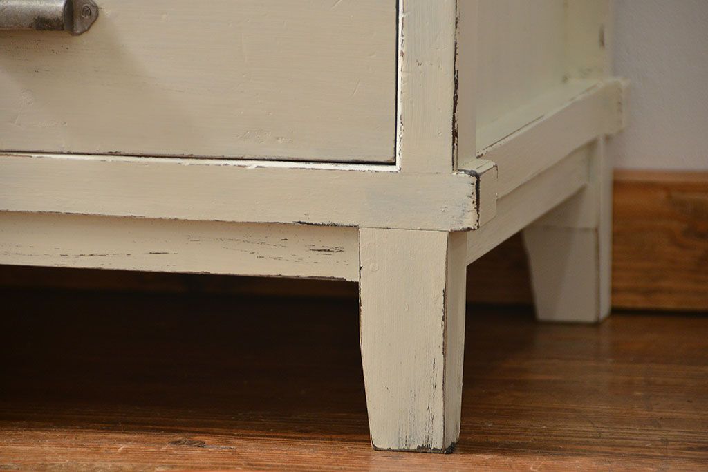 アンティーク家具　アンティークペイント　脚付き収納棚(戸棚、キャビネット、食器棚)