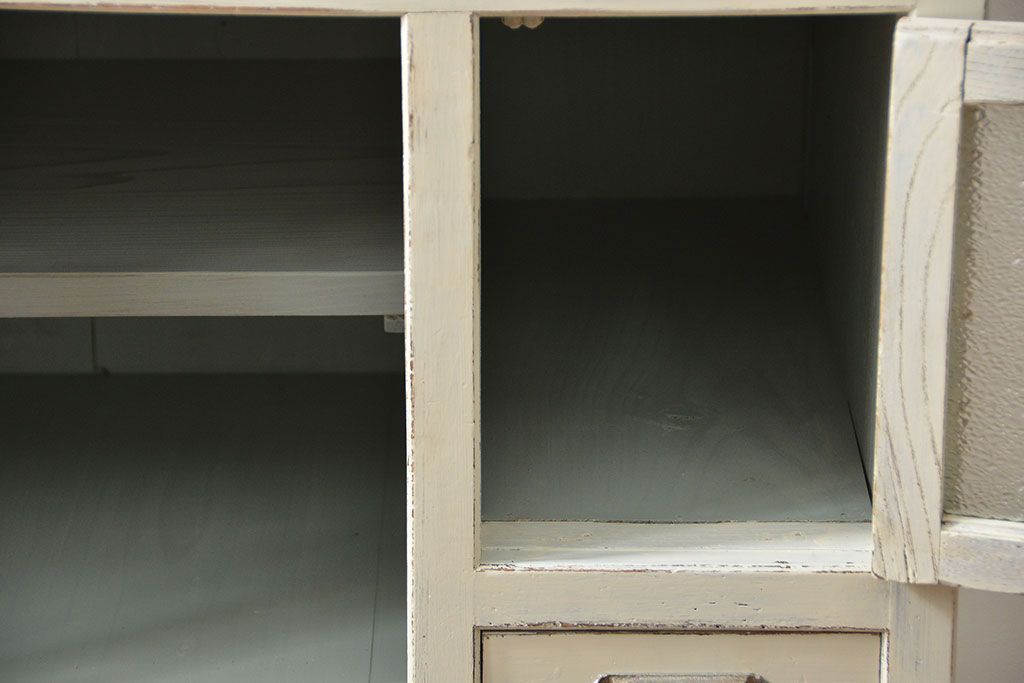 アンティーク家具　アンティークペイント　脚付き収納棚(戸棚、キャビネット、食器棚)