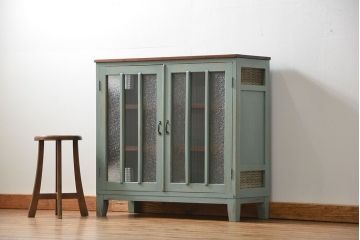 アンティーク家具　アンティークペイント　かわいい脚付きキッチンキャビネット(1)(食器棚、収納棚)