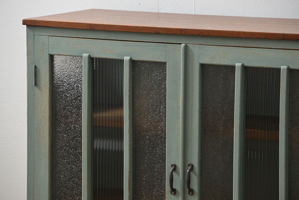 アンティーク家具　アンティークペイント　かわいい脚付きキッチンキャビネット(1)(食器棚、収納棚)