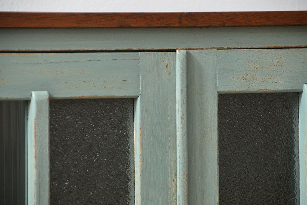 アンティーク家具　アンティークペイント　かわいい脚付きキッチンキャビネット(1)(食器棚、収納棚)