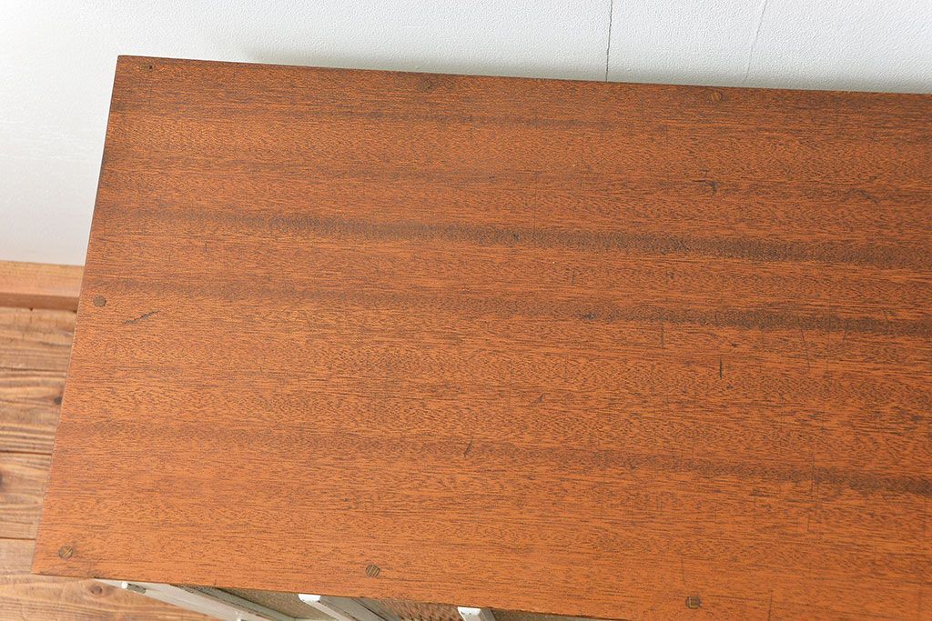 アンティーク家具　アンティークペイント　かわいい脚付きキッチンキャビネット(2)(食器棚、収納棚)