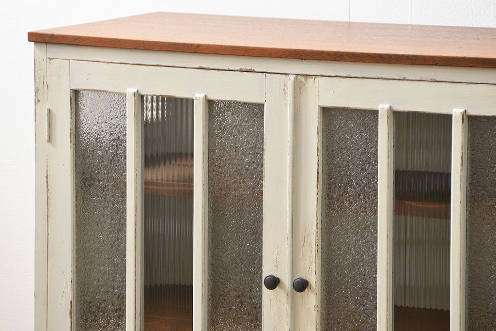 アンティーク家具　アンティークペイント　かわいい脚付きキッチンキャビネット(2)(食器棚、収納棚)