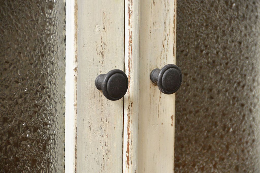 アンティーク家具　アンティークペイント　かわいい脚付きキッチンキャビネット(2)(食器棚、収納棚)