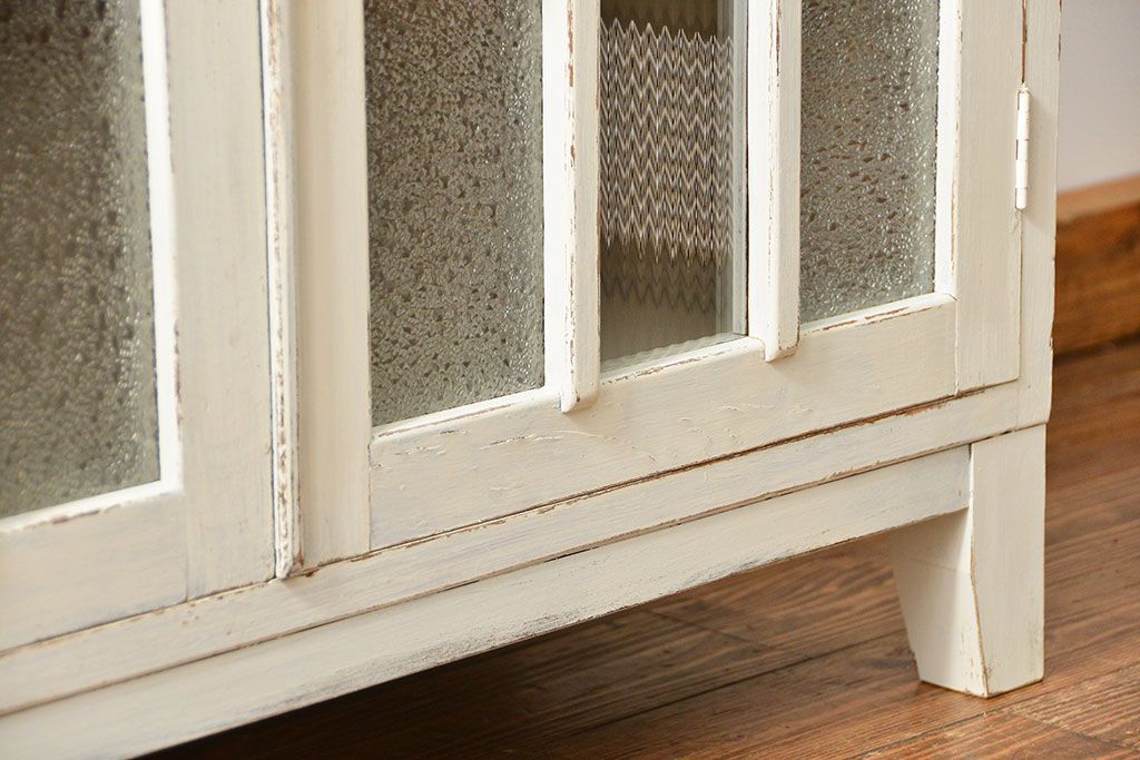 アンティーク家具　アンティークペイント　かわいい脚付きキッチンキャビネット(2)(食器棚、収納棚)