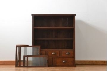 アンティーク家具　アンティーク 古い木のモールガラス収納棚(食器棚、飾り棚)