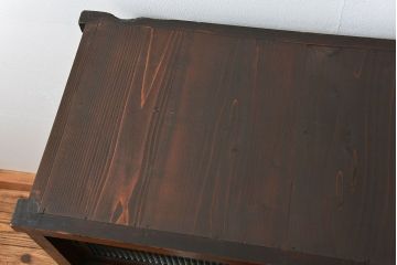 アンティーク家具　アンティーク 古い木のモールガラス収納棚(食器棚、飾り棚)