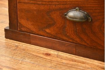 アンティーク家具　アンティーク 古い木のモールガラス収納棚(食器棚、飾り棚)