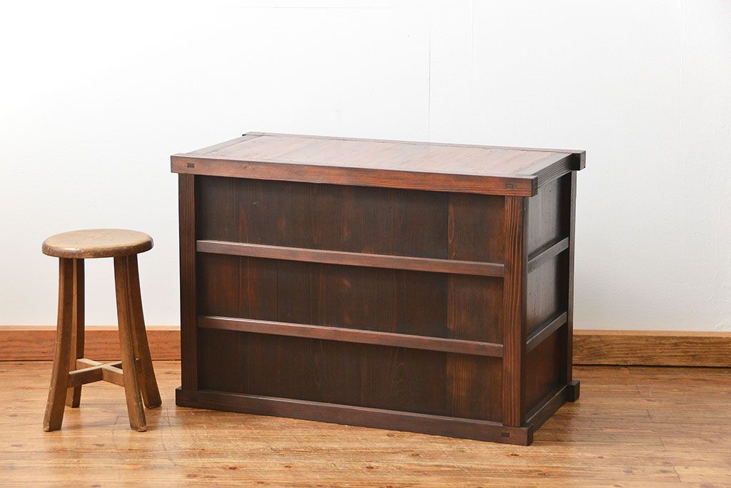 アンティーク家具　古民具・骨董 分厚い金具の重厚な三国帳場箪笥(時代箪笥、ローボード、TVボード、テレビボード)