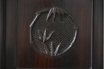 アンティーク家具　古民具・骨董 黒檀材の重厚な飾り棚(欠損有り)(茶棚、時代箪笥)　
