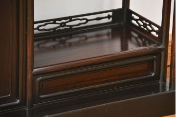 アンティーク家具　古民具・骨董 黒檀材の重厚な飾り棚(欠損有り)(茶棚、時代箪笥)　