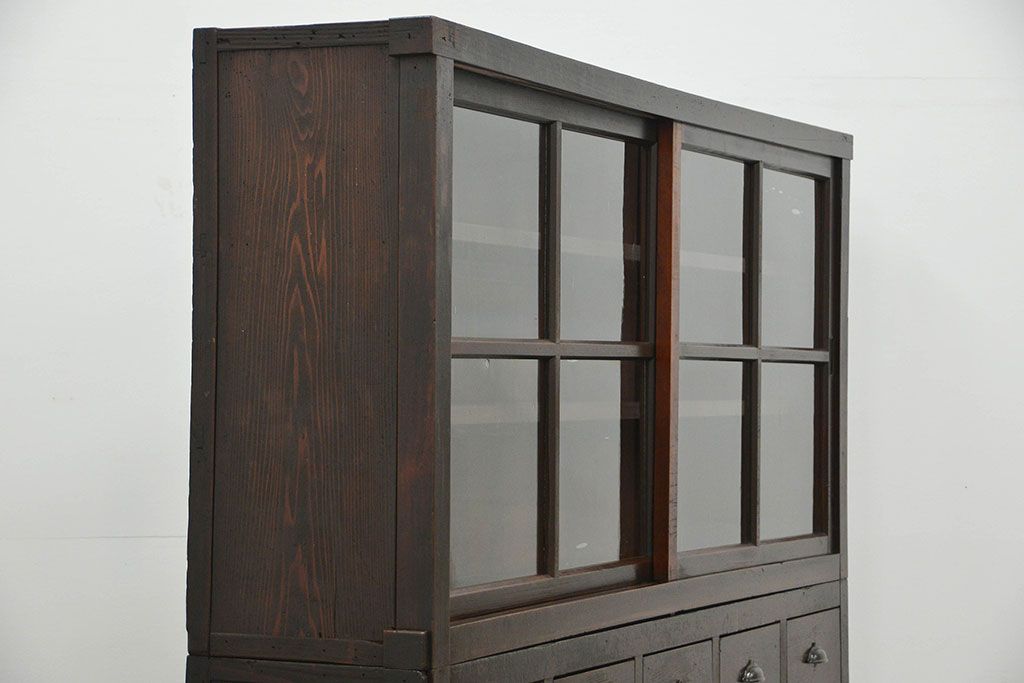 アンティーク家具　古民具・骨董 大きな19杯引き出し収納棚(薬箪笥、チェスト、百味箪笥、ガラスケース)