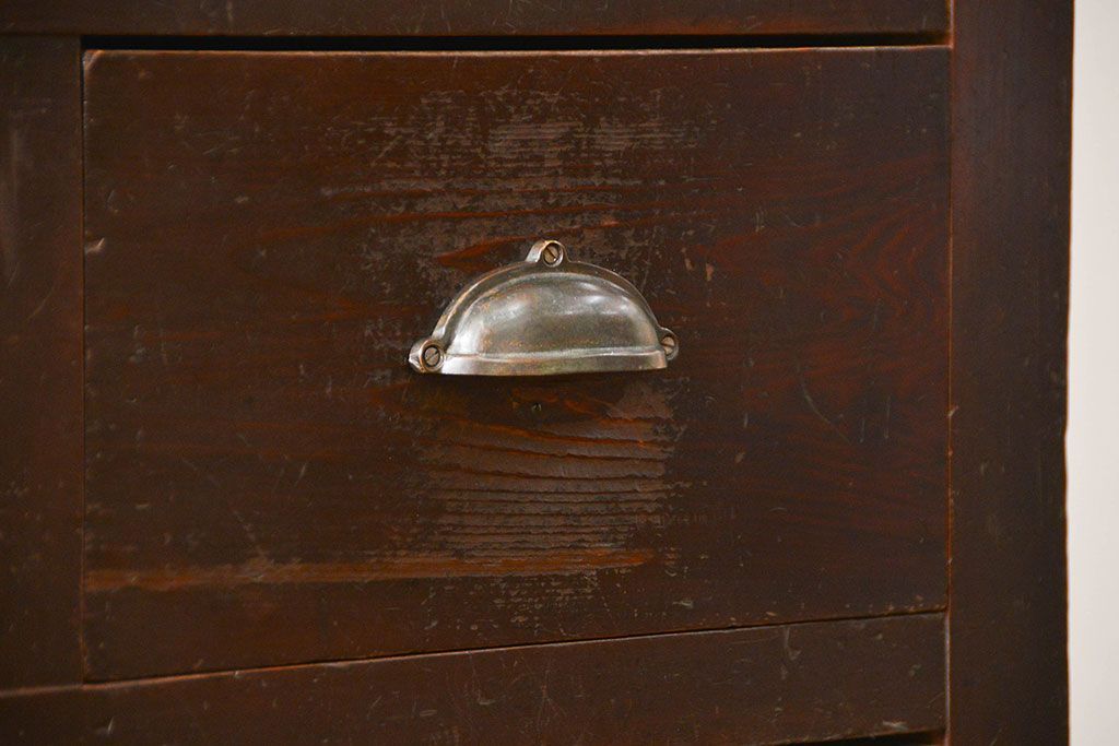 アンティーク家具　古民具・骨董 大きな19杯引き出し収納棚(薬箪笥、チェスト、百味箪笥、ガラスケース)