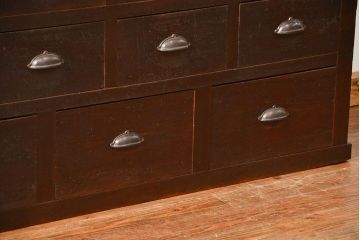 アンティーク家具　古民具・骨董 大きな19杯引き出し収納棚(薬箪笥、チェスト、百味箪笥、ガラスケース)