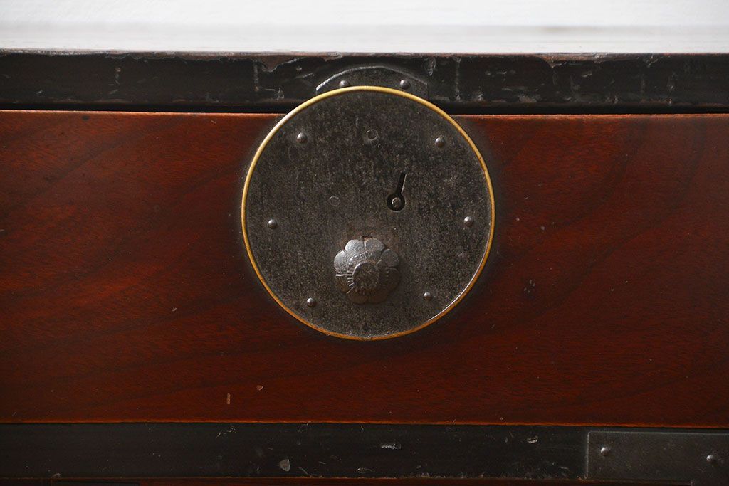 アンティーク家具　古民具・骨董 小振りでかわいい前面欅材の小箪笥(時代箪笥)