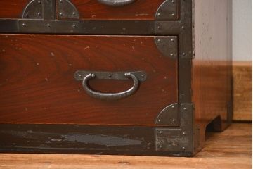 アンティーク家具　古民具・骨董 小振りでかわいい前面欅材の小箪笥(時代箪笥)