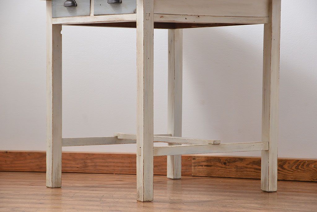 アンティーク家具　アンティークペイント かわいい2杯引き出し平机(1)(テーブル、デスク、在宅ワーク、在宅用)